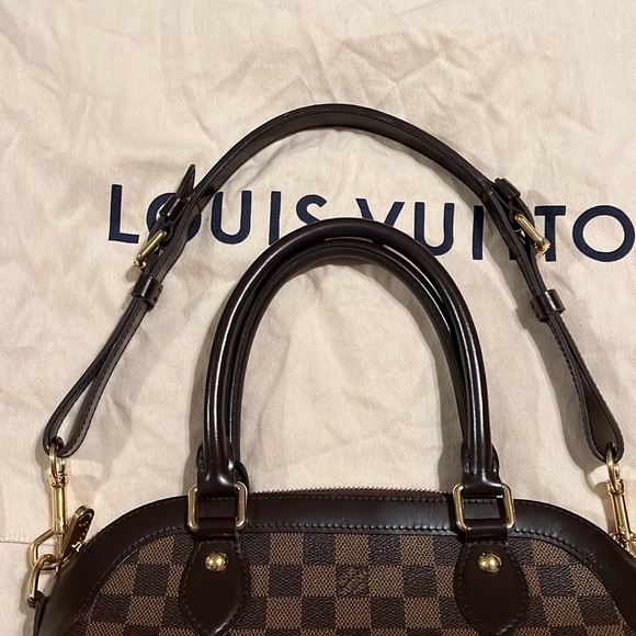 Louis Vuitton DAMIER TREVI GM HANDBAG - Picture 8 of 16